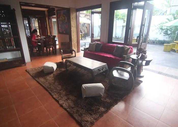 Hostel Ayo Homtel