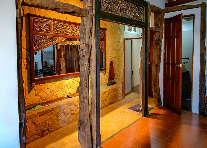 Ayo Homtel Hostel